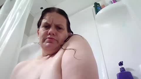 Snapshot of myemailpaper chatting on 10.16.25 myemailpaper online show from 10.16.25