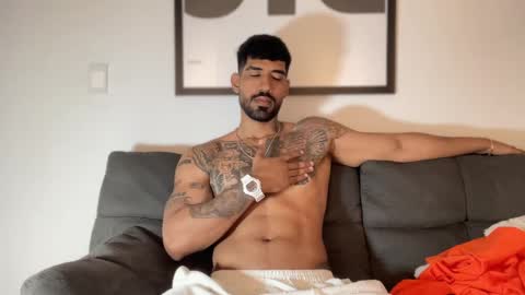 Snapshot of myke_esthetic chatting on 12.15.24 Myke esthetic online show from 12.15.24