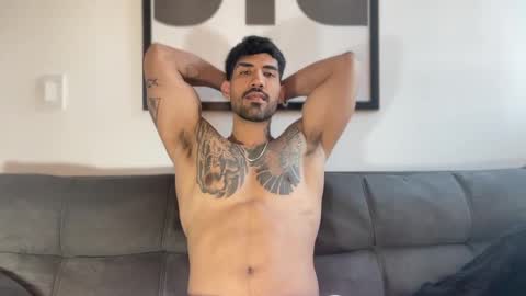 Snapshot of myke_esthetic chatting on 01.14.25 Myke esthetic online show from 01.14.25