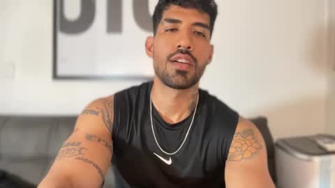 Snapshot of myke_esthetic chatting on 01.24.25 Myke esthetic online show from 01.24.25