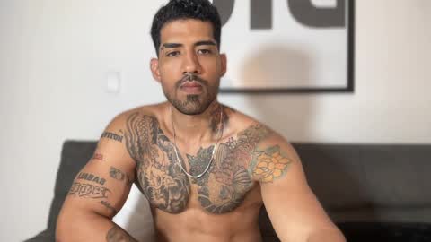 Snapshot of myke_esthetic chatting on 01.28.25 Myke esthetic online show from 01.28.25