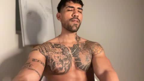 Snapshot of myke_esthetic chatting on 02.02.25 Myke esthetic online show from 02.02.25