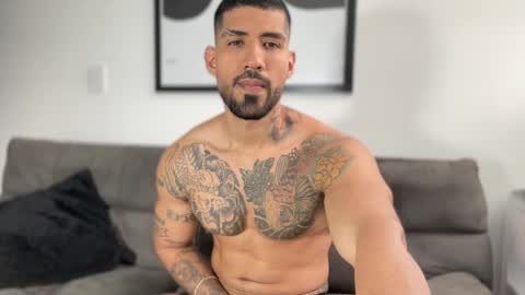 Snapshot of myke_esthetic chatting on 02.28.25 Myke esthetic online show from 02.28.25