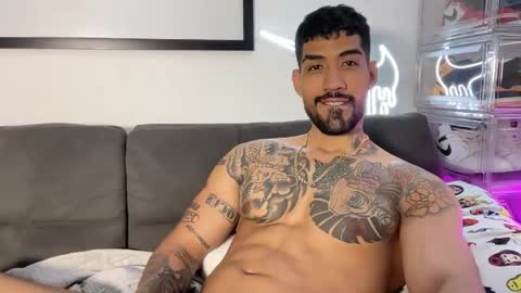 Snapshot of myke_esthetic chatting on 09.18.25 Myke esthetic online show from 09.18.25