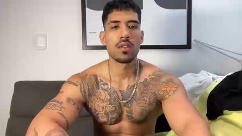 Snapshot of myke_esthetic chatting on 09.23.25 Myke esthetic online show from 09.23.25