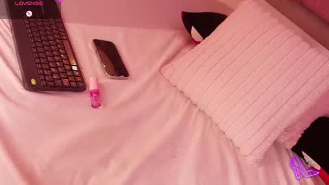 Snapshot of myladreams_ chatting on 07.14.26 Myla online show from 07.14.26