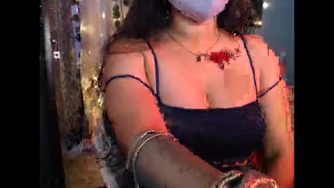 Snapshot of myra_luxe9 chatting on 05.17.26 Myra Kannu online show from 05.17.26