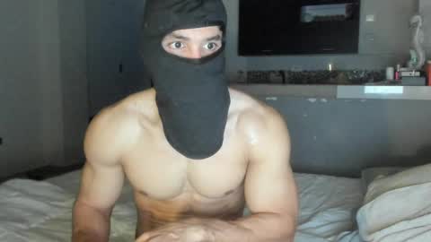 Snapshot of mysterious_muscles chatting on 04.09.26 mysterious_muscles online show from 04.09.26