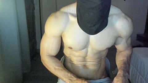 Snapshot of mysterious_muscles chatting on 04.13.26 mysterious_muscles online show from 04.13.26