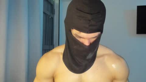 Snapshot of mysterious_muscles chatting on 04.25.26 mysterious_muscles online show from 04.25.26