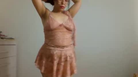 Snapshot of mystic_mika chatting on 11.04.25 Mika online show from 11.04.25