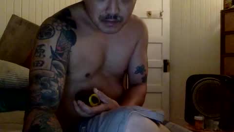 str8 dom alphaAsian Daddy type. sorry not bi or  curious but i dont judgediscrimenate. online show from 11.15.25