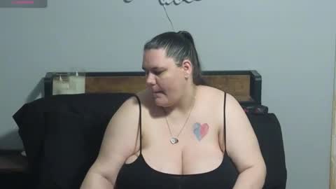 Snapshot of mzjuicybootay2169 chatting on 05.09.26 Mzjuicybootay online show from 05.09.26