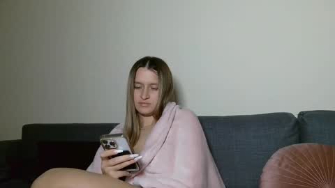 Snapshot of n0names chatting on 12.23.24 Eva online show from 12.23.24
