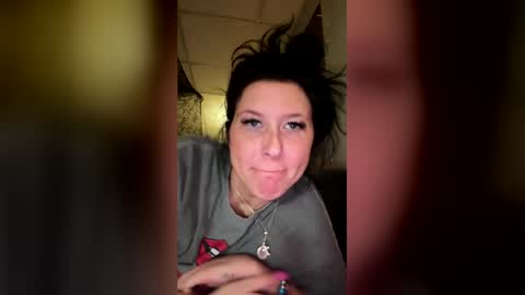 Snapshot of n0rmalgurl chatting on 05.27.26 n0rmalgurl online show from 05.27.26