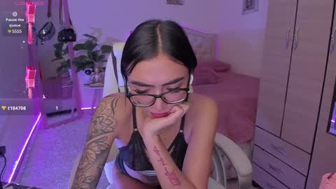 Snapshot of naath_ chatting on 12.16.24 anny online show from 12.16.24