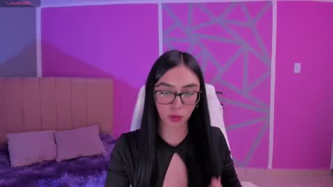 Snapshot of naath_ chatting on 09.22.25 anny online show from 09.22.25