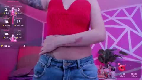 Snapshot of naath_ chatting on 10.20.25 anny online show from 10.20.25