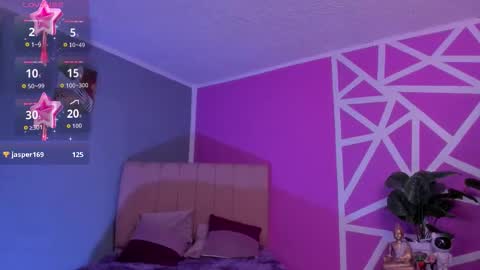 Snapshot of naath_ chatting on 10.24.25 anny online show from 10.24.25