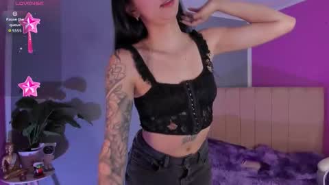 Snapshot of naath_ chatting on 11.01.25 anny online show from 11.01.25