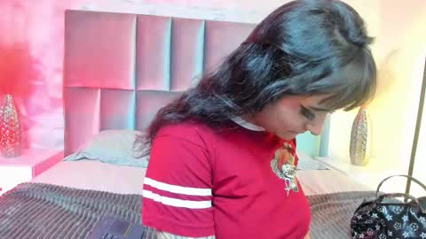 Naenia online show from 02.24.26