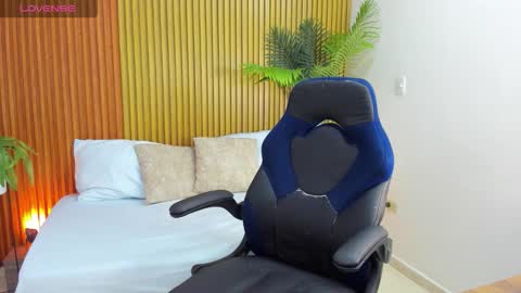 Snapshot of nahia_13 chatting on 10.10.25 N A H I A online show from 10.10.25