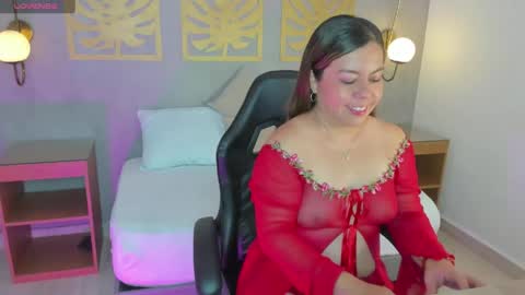Snapshot of nahia_13 chatting on 05.21.26 N A H I A online show from 05.21.26