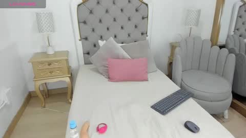 Nahiara online show from 12.04.24