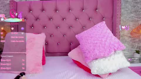 NahiaraReina  online show from 02.26.25