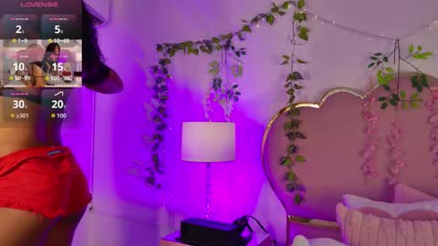 NahiaraReina  online show from 03.17.26