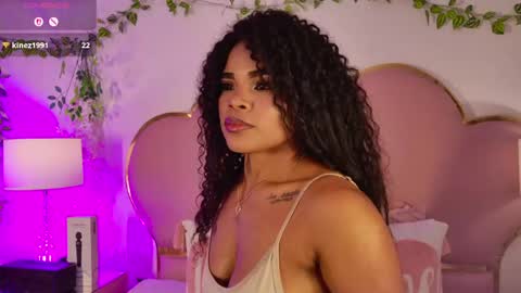 Snapshot of nahiarareina chatting on 05.27.26 NahiaraReina online show from 05.27.26