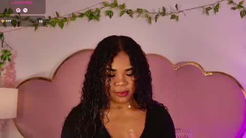 Snapshot of nahiarareina chatting on 06.17.26 NahiaraReina online show from 06.17.26