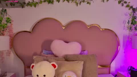 Snapshot of nahiarareina chatting on 06.18.26 NahiaraReina online show from 06.18.26