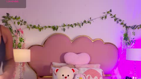 Snapshot of nahiarareina chatting on 07.25.26 NahiaraReina online show from 07.25.26