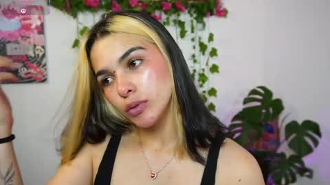 Snapshot of naho_4269 chatting on 05.04.26 Naho Sigueme en mis Redes Sociales Follow me on my social networks online show from 05.04.26