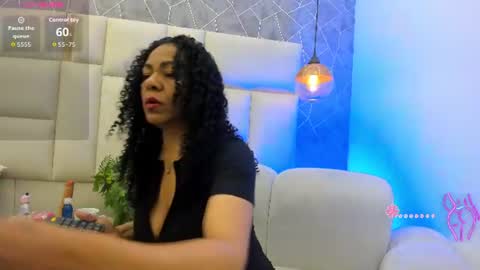 Snapshot of nahomi_dominique chatting on 07.04.26 Nahomi Dominique online show from 07.04.26
