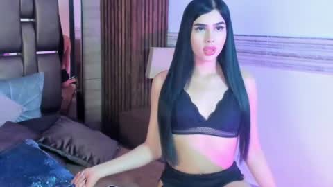 Snapshot of nahomideluxe chatting on 07.17.26 Nahomi Deluxe online show from 07.17.26