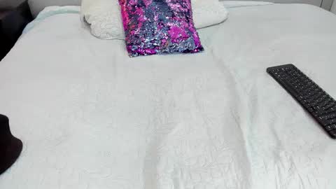 Snapshot of nahomii_hill chatting on 11.12.25 Nahomi online show from 11.12.25