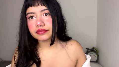 nahomy online show from 04.11.26