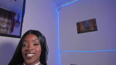 Nahomy  online show from 03.05.26