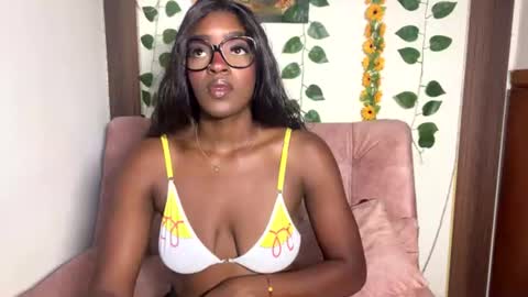 Nahomy  online show from 07.06.26