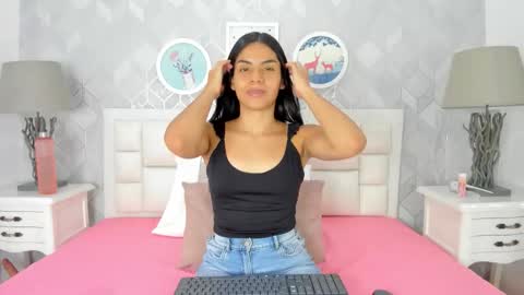 naia_cox online show from 10.25.25