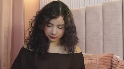 Snapshot of naira_velvett chatting on 07.15.26 Naira online show from 07.15.26