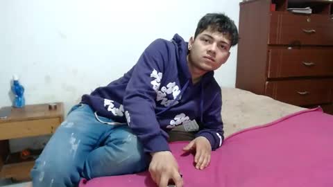 Snapshot of naisha_and_axelh chatting on 10.30.25 naisha and axel2 online show from 10.30.25