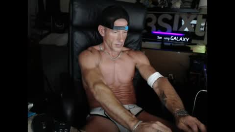 Snapshot of nakedoutsdeurwndw chatting on 07.05.26 nakedoutsdeurwndw online show from 07.05.26