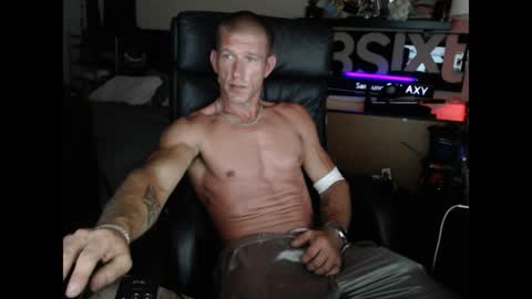Snapshot of nakedoutsdeurwndw chatting on 07.26.26 nakedoutsdeurwndw online show from 07.26.26