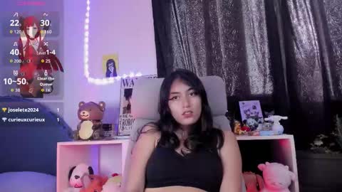 nami_white online show from 10.23.25