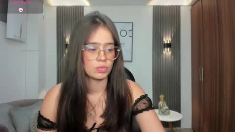 Snapshot of nanaa_snow chatting on 05.19.26 Nanaa snow online show from 05.19.26