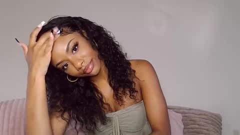 Snapshot of nanneyrose chatting on 11.24.25 Nanneypooh online show from 11.24.25