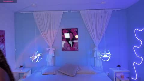 Naomi online show from 04.08.26